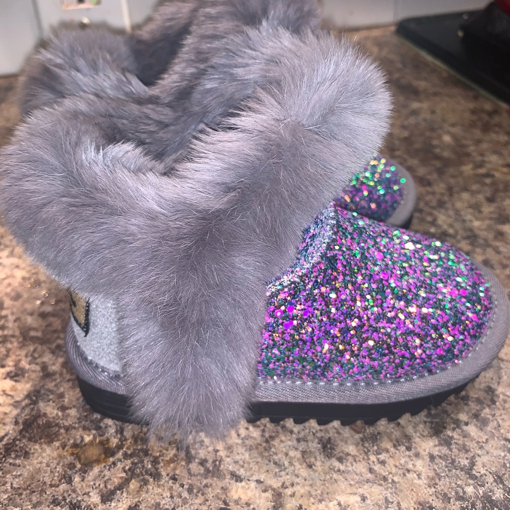 Girl boots